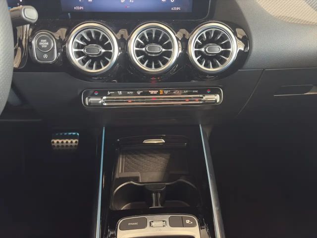 Mercedes-Benz B 200 AMG Line Sedan