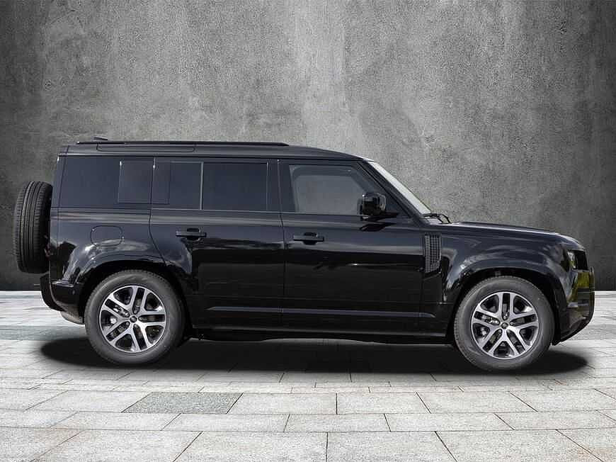 Land Rover Defender 110 Dynamic SE