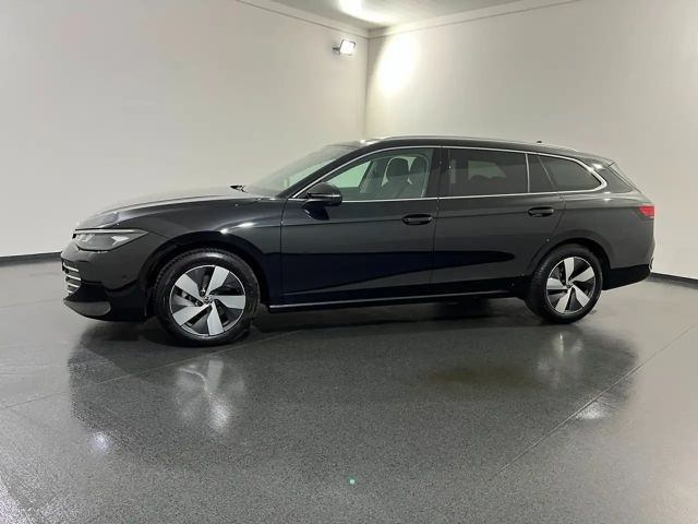 Volkswagen Passat 1.5 eTSI Business DSG Variant
