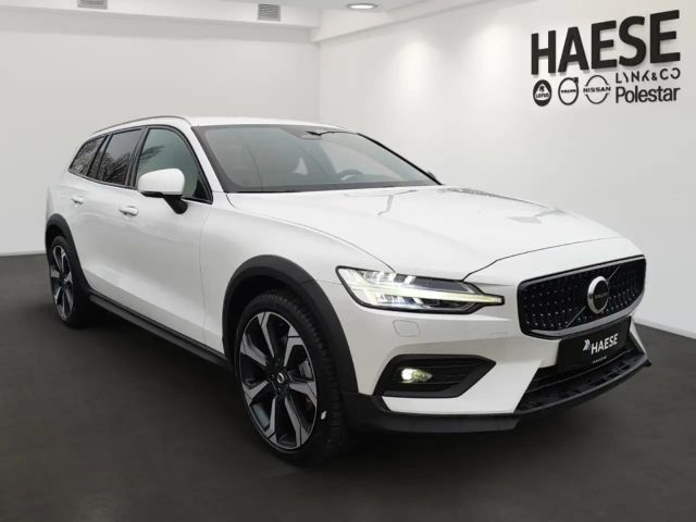 Volvo V60 Cross Country AWD Plus