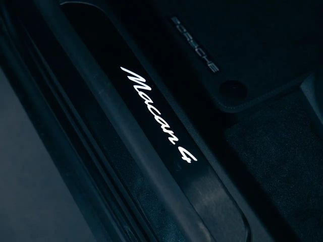 Porsche Macan 4