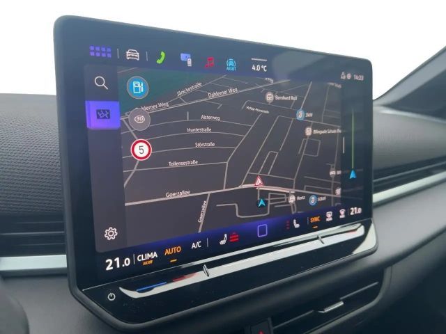 Volkswagen T-Roc 1.5 eTSI DSG R-Line