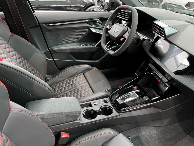 Audi RS3 Quattro S-Tronic Sedan