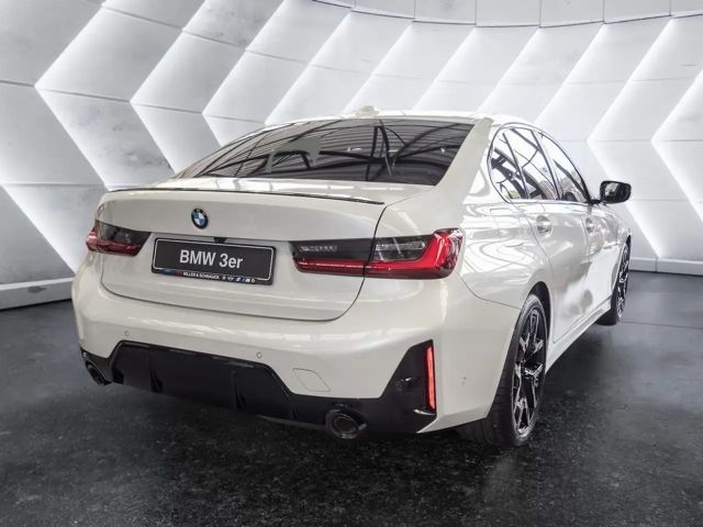 BMW 320 320i M-Sport Sedan