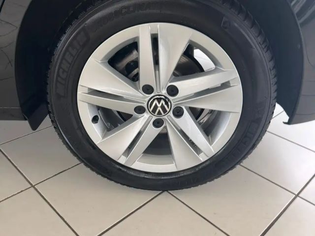 Volkswagen Golf 1.5 eTSI Golf VIII Life
