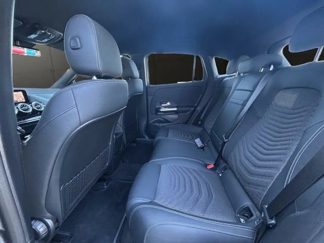 Mercedes-Benz EQA 300 4MATIC Progressive