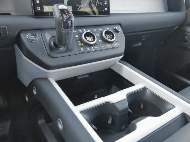 Land Rover Defender 110 Dynamic