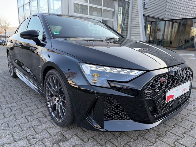 Audi RS3 Quattro S-Tronic Sedan