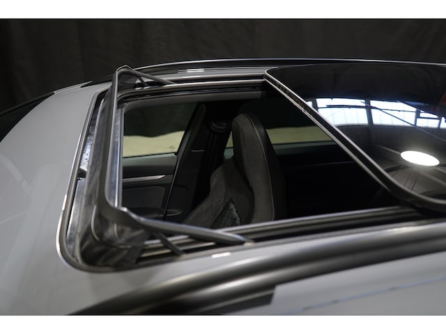 Volkswagen Golf 1.5 eTSI R-Line Variant