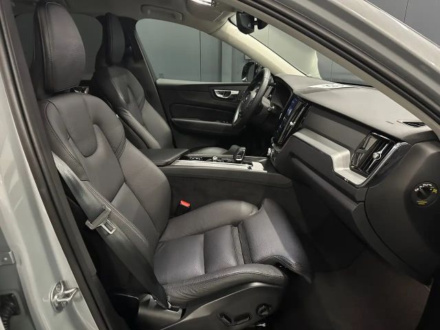 Volvo XC60 AWD Business Dark Plus