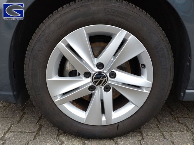 Volkswagen Golf Life