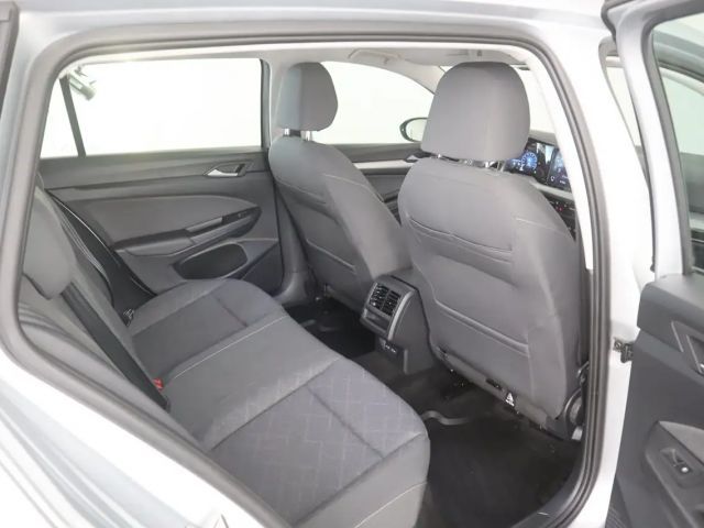 Volkswagen Golf Life Variant