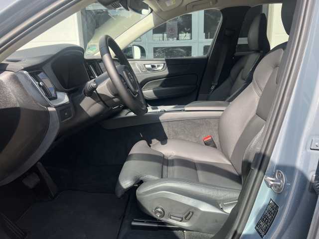 Volvo XC60 Dark Plus