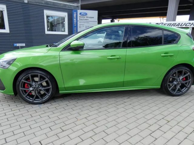 Ford Focus EcoBoost ST Line