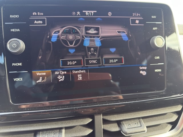 Volkswagen T-Roc 1.5l TSI NAV+LED+STH+AHK+REAR+ACC