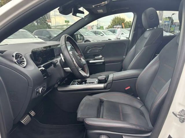 Mercedes-Benz GLA 200 AMG Line