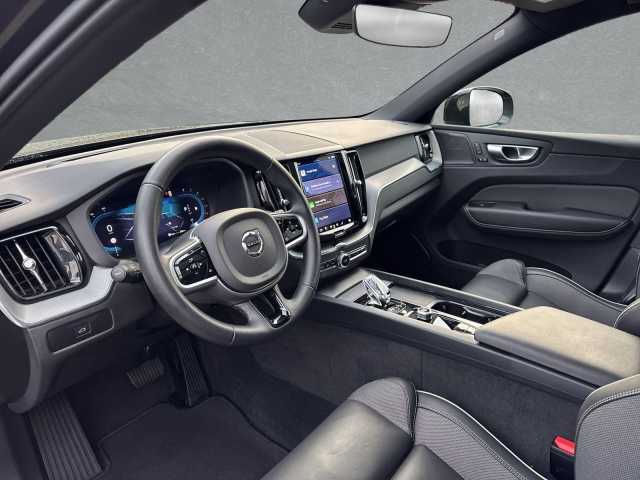 Volvo XC60 AWD Dark Plus