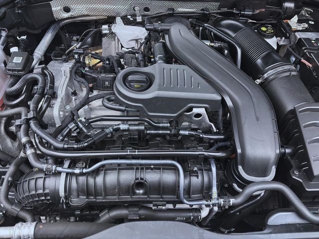 Volkswagen Golf 1.5 eTSI DSG Variant