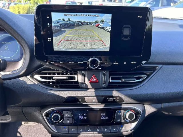 Hyundai i30 Advantage Hybrid T-GDi