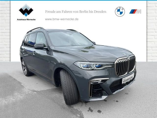 BMW X7 M50i