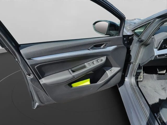 Volkswagen Golf Life Variant