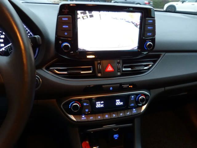 Hyundai i30 cw KLIMAAUT. APPLE SHZ LHZ KAMERA ALU
