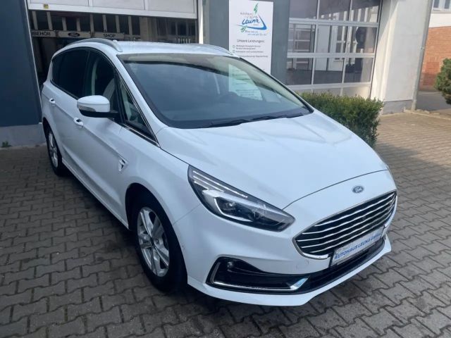 Ford S-Max Titanium