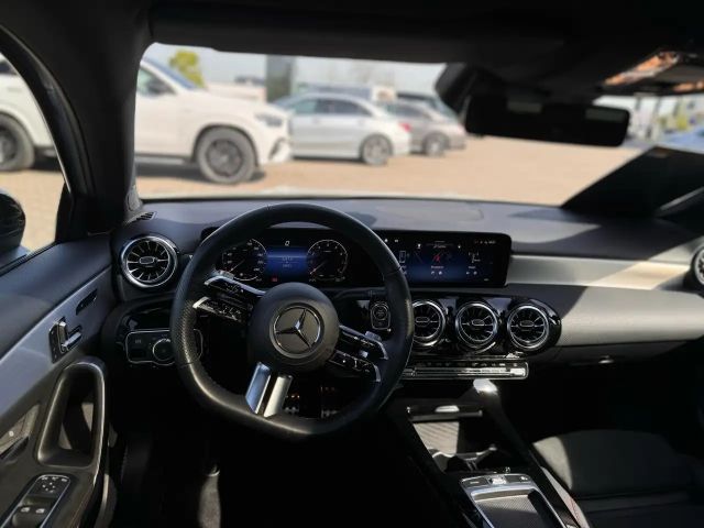 Mercedes-Benz A 200 AMG Line