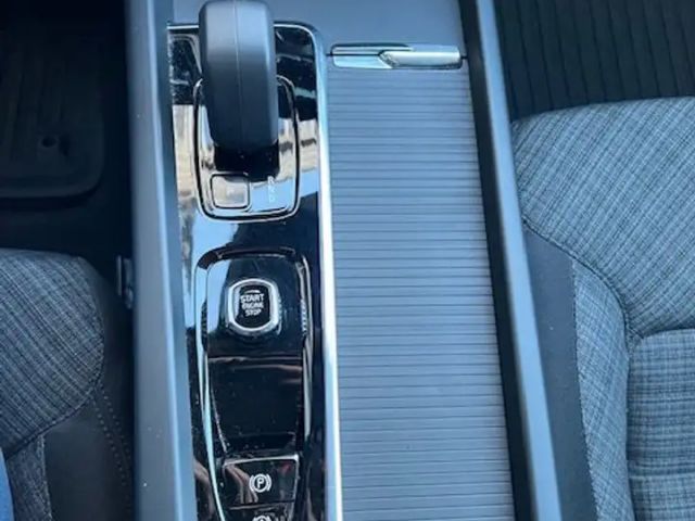 Volvo V60 Core Hybrid