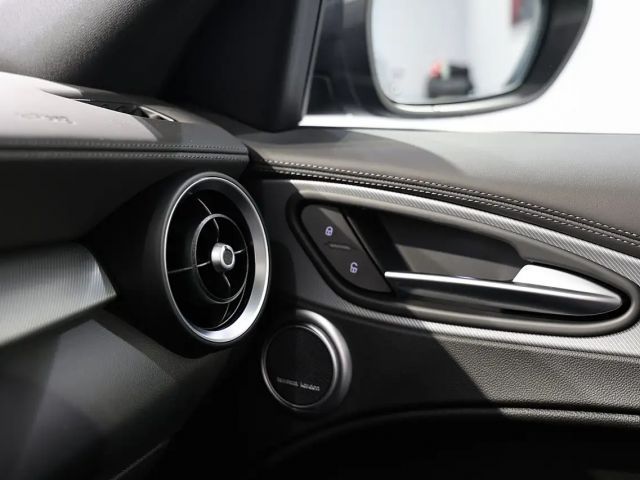 Alfa Romeo Stelvio AT8 Q4 Veloce