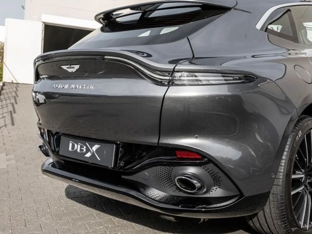 Aston Martin DBX Magnetic Silver