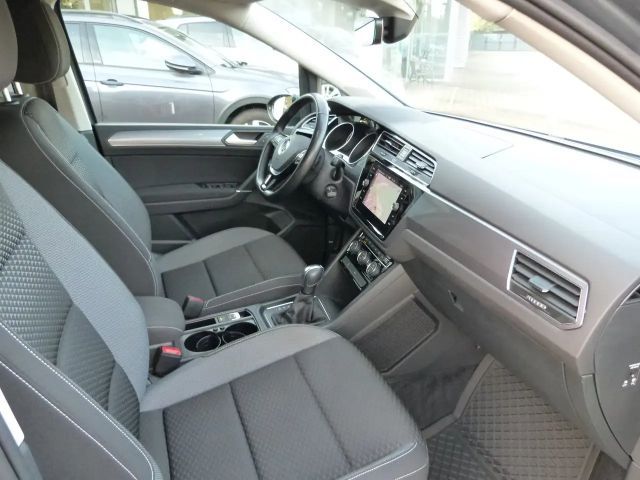 Volkswagen Touran 1.5 TSI DSG
