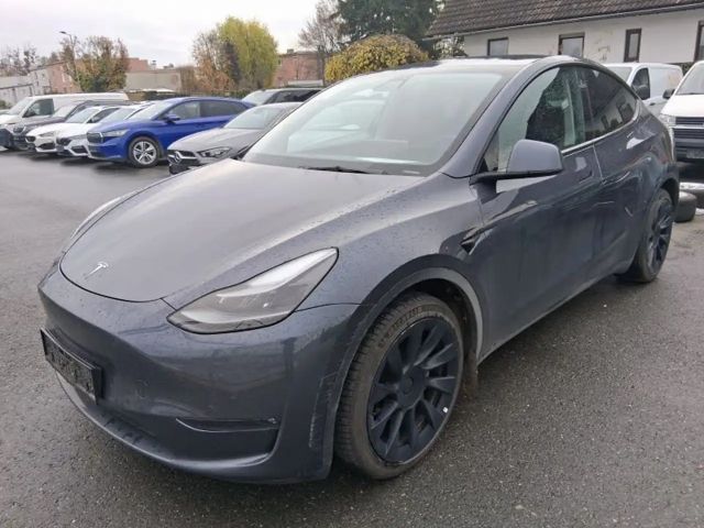 Tesla Model Y AWD Long Range