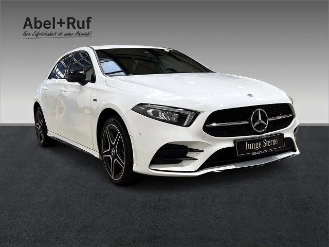 Mercedes-Benz A 250 A 250 e AMG Line