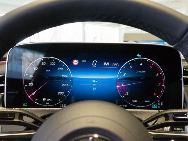 Mercedes-Benz E 200 AMG Line Sedan