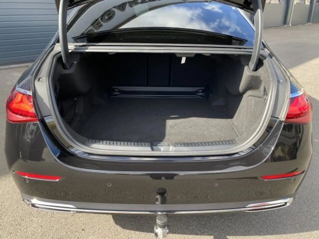 Mercedes-Benz E 200 AVANTGARDE Sedan