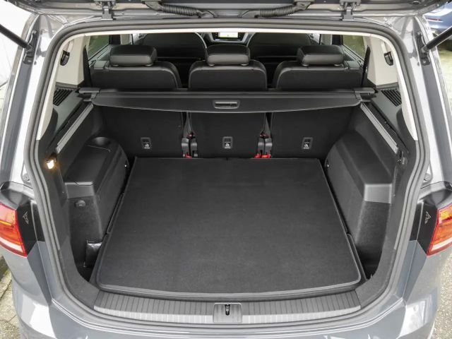 Volkswagen Touran 2.0 TDI DSG IQ.Drive