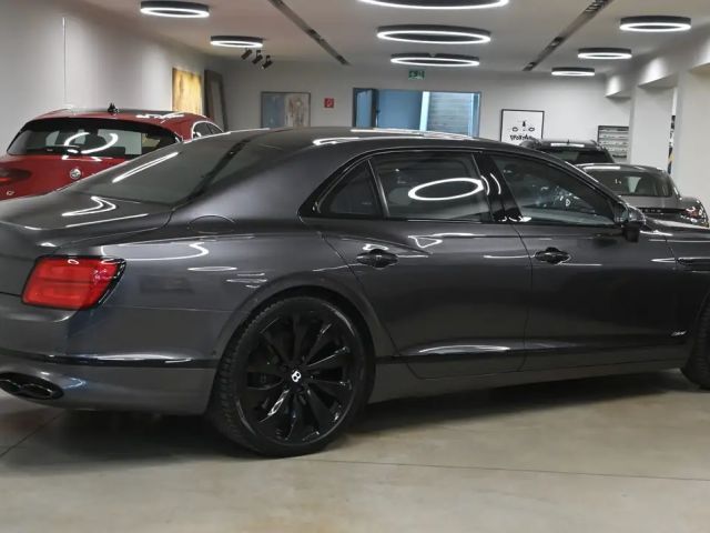 Bentley Flying Spur Hybrid