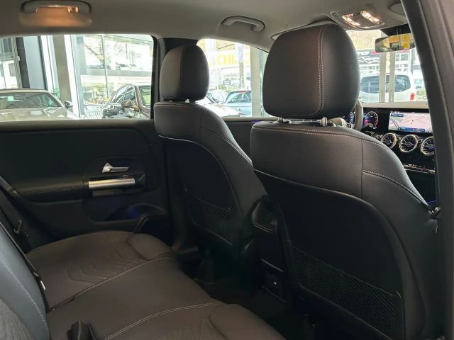 Mercedes-Benz B 200 Progressive Sedan