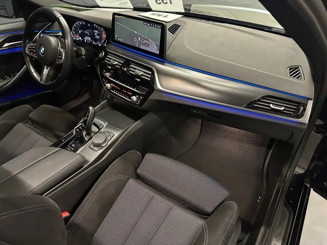 BMW 520 520d M-Sport Touring
