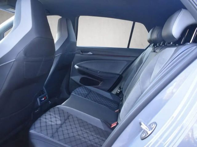 Volkswagen Golf 2.0 TSI R-Line