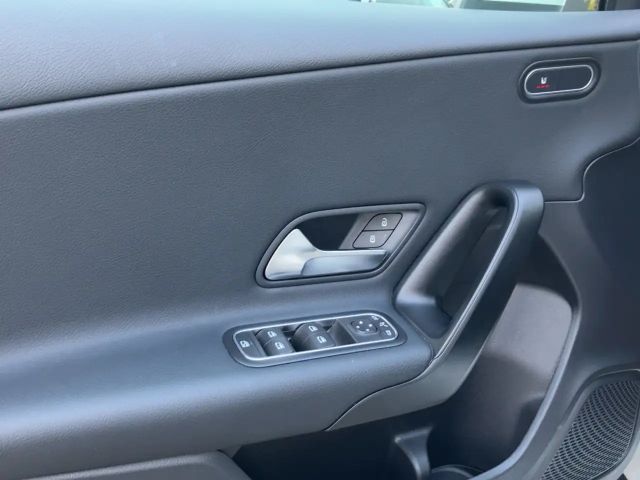 Mercedes-Benz A 180 A 180 d Hatchback