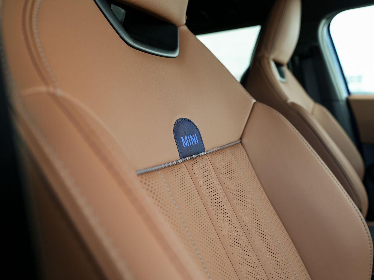 MINI Cooper C Countryman Favoured