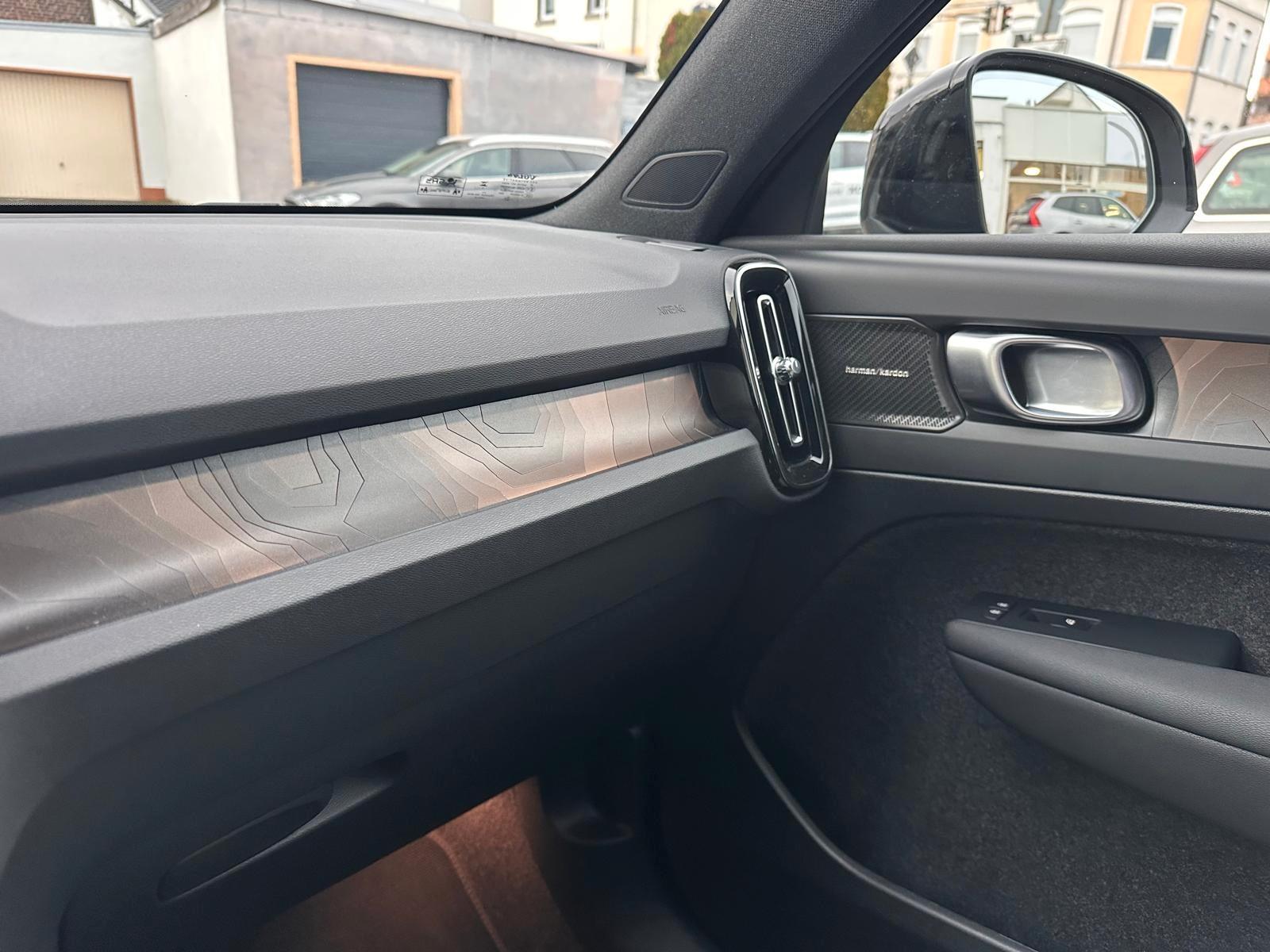 Volvo EX40 Achterwielaandrijving Ultra