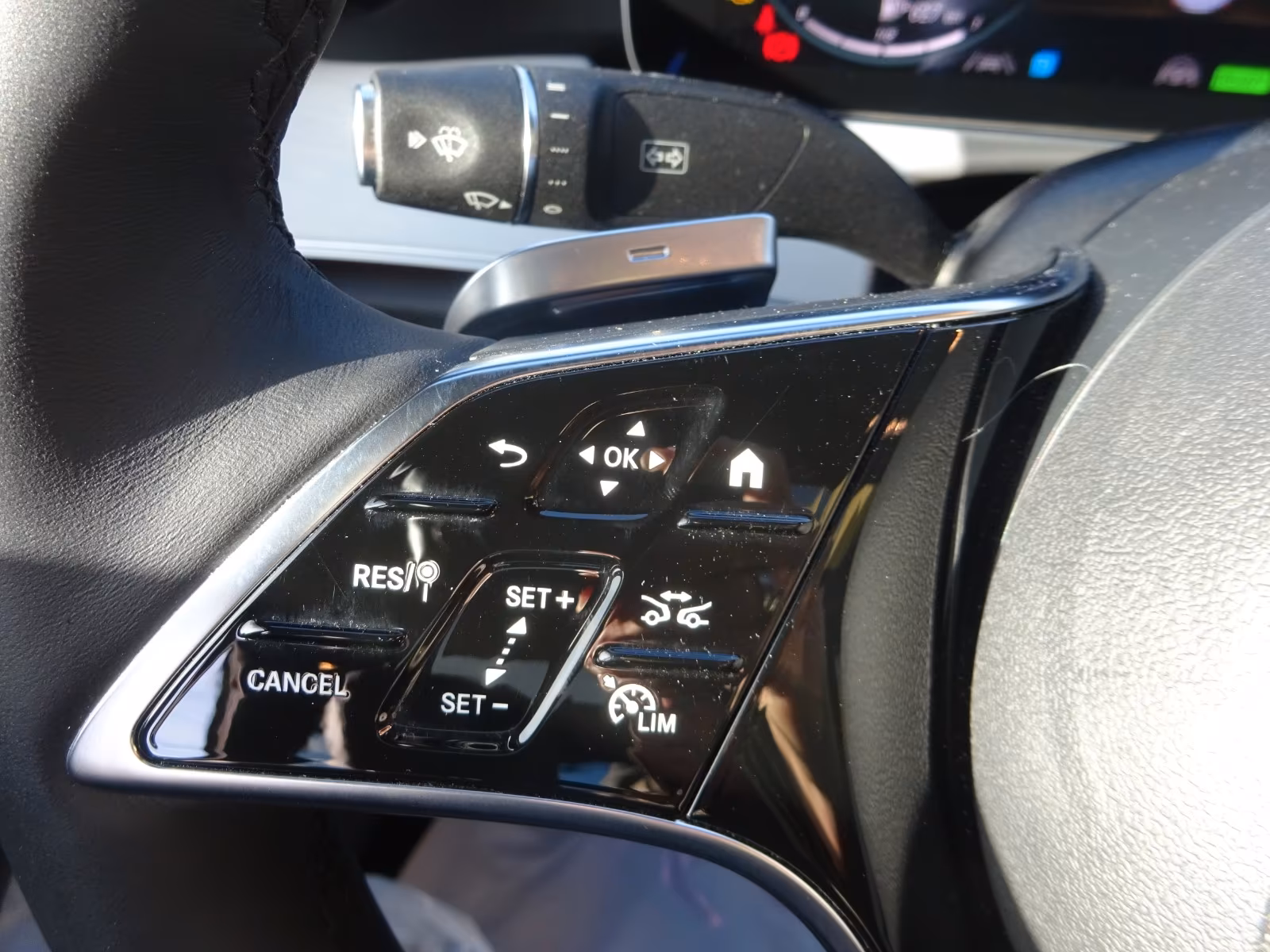 Mercedes-Benz E 220 AVANTGARDE E 220 d Sedan