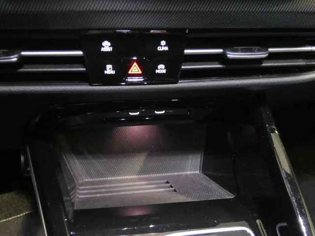 Volkswagen Golf 1.5 eTSI DSG R-Line