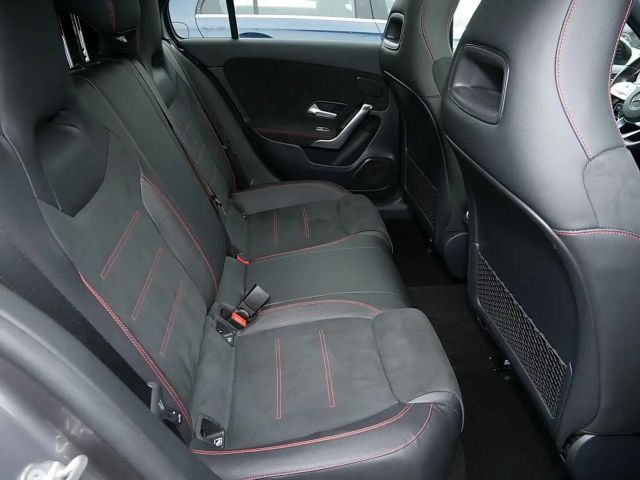 Mercedes-Benz A 220 4MATIC A 220 d AMG Line