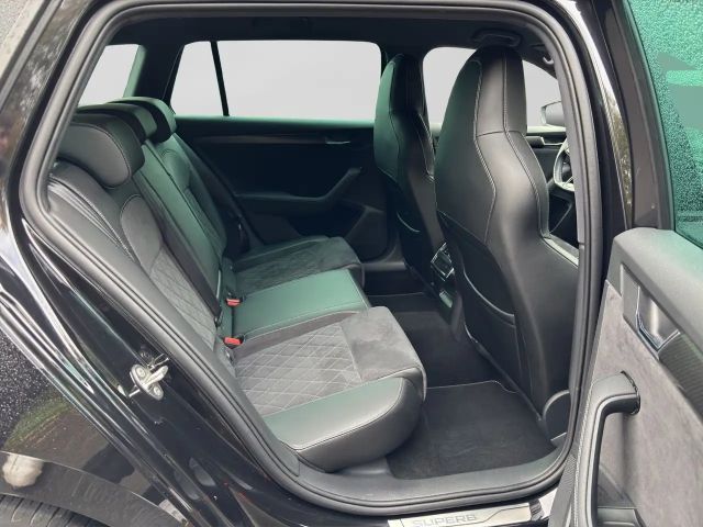 Skoda Superb 2.0 TDI Combi Sportline