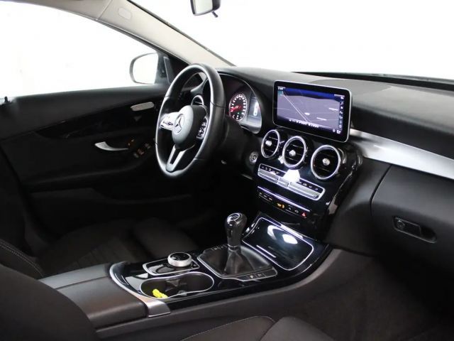 Mercedes-Benz C 200 C 200 d Sedan