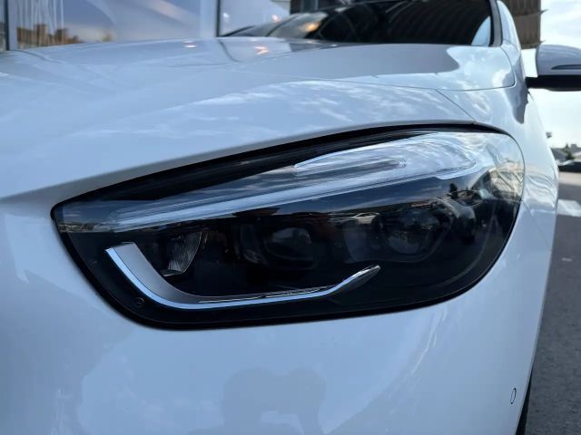 Mercedes-Benz B 180 B 180 d Sedan